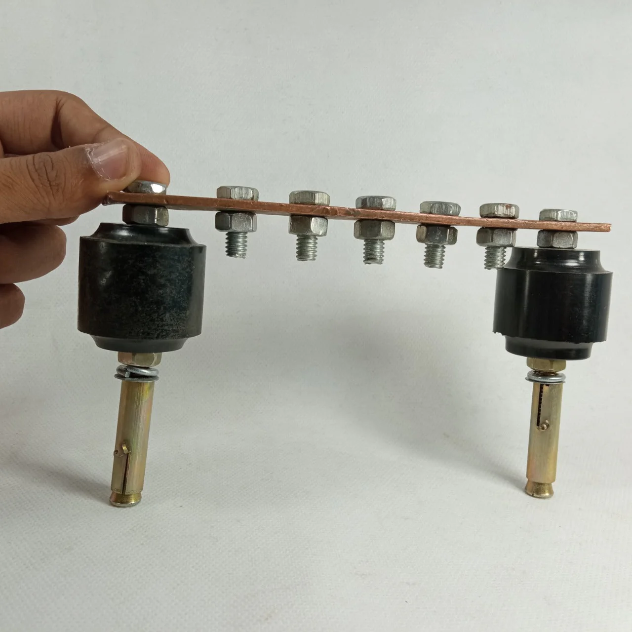 Bar Insulator Unit